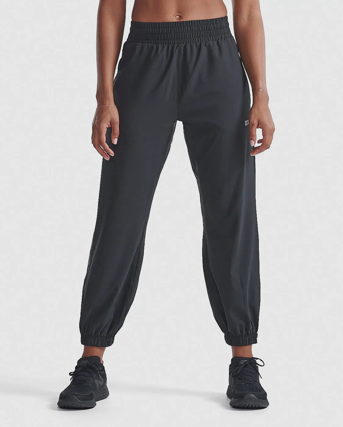 2XU Womens Aero Hi-Rise Woven Jogger - Black/Silver