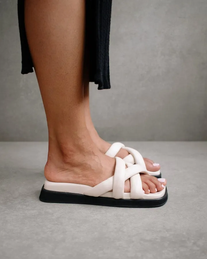 Alohas - Slip on Cross in Ivory