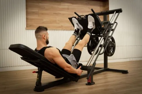 BH Fitness G530 Hack Squat - Leg Press