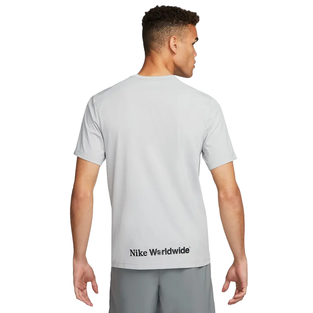 Nike Dri-Fit UV Hyverse Men's Short-Sleeve Graphic Fitness Top