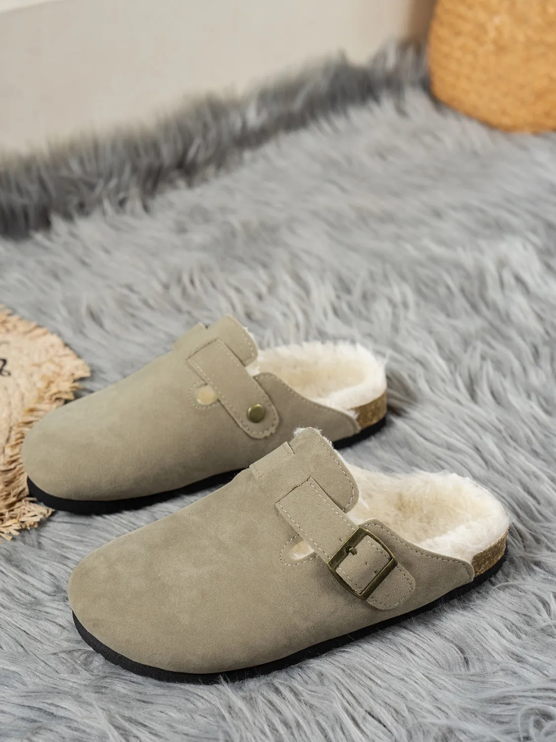 Suede Round Toe Slippers