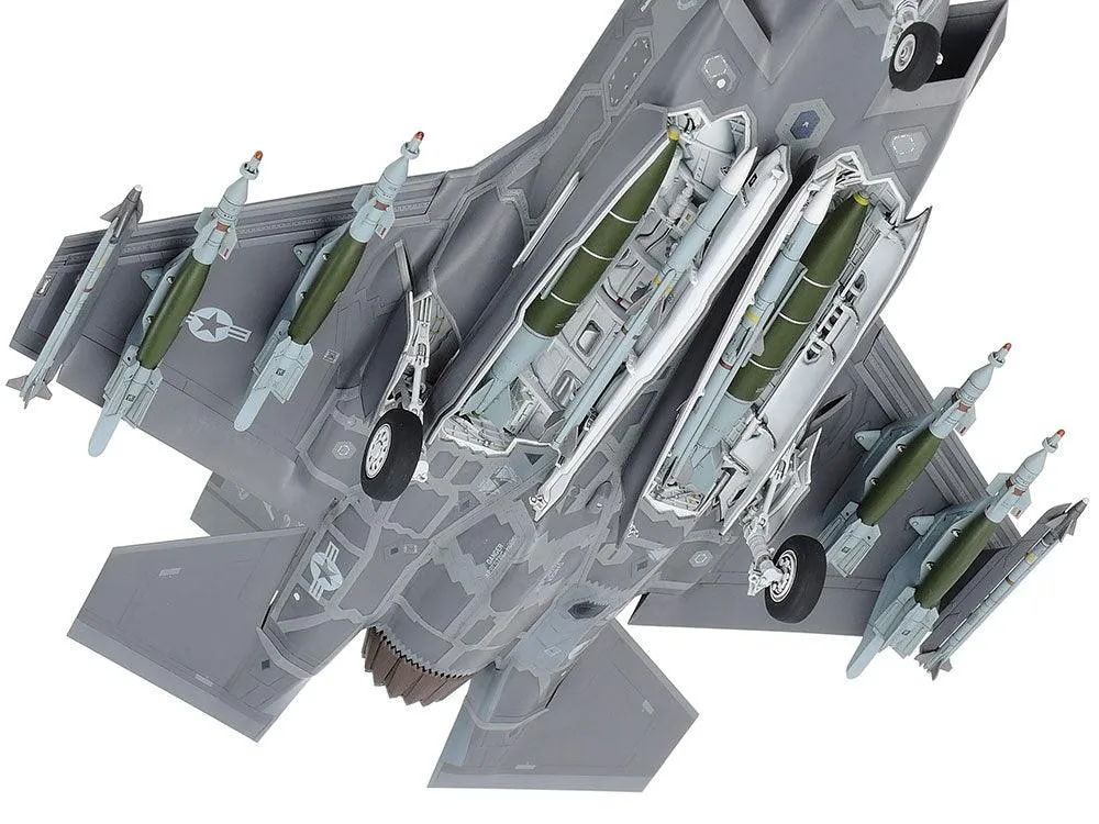 Tamiya 61124 Lockheed Martin F-35A Lightning II 1/48 Model Kit