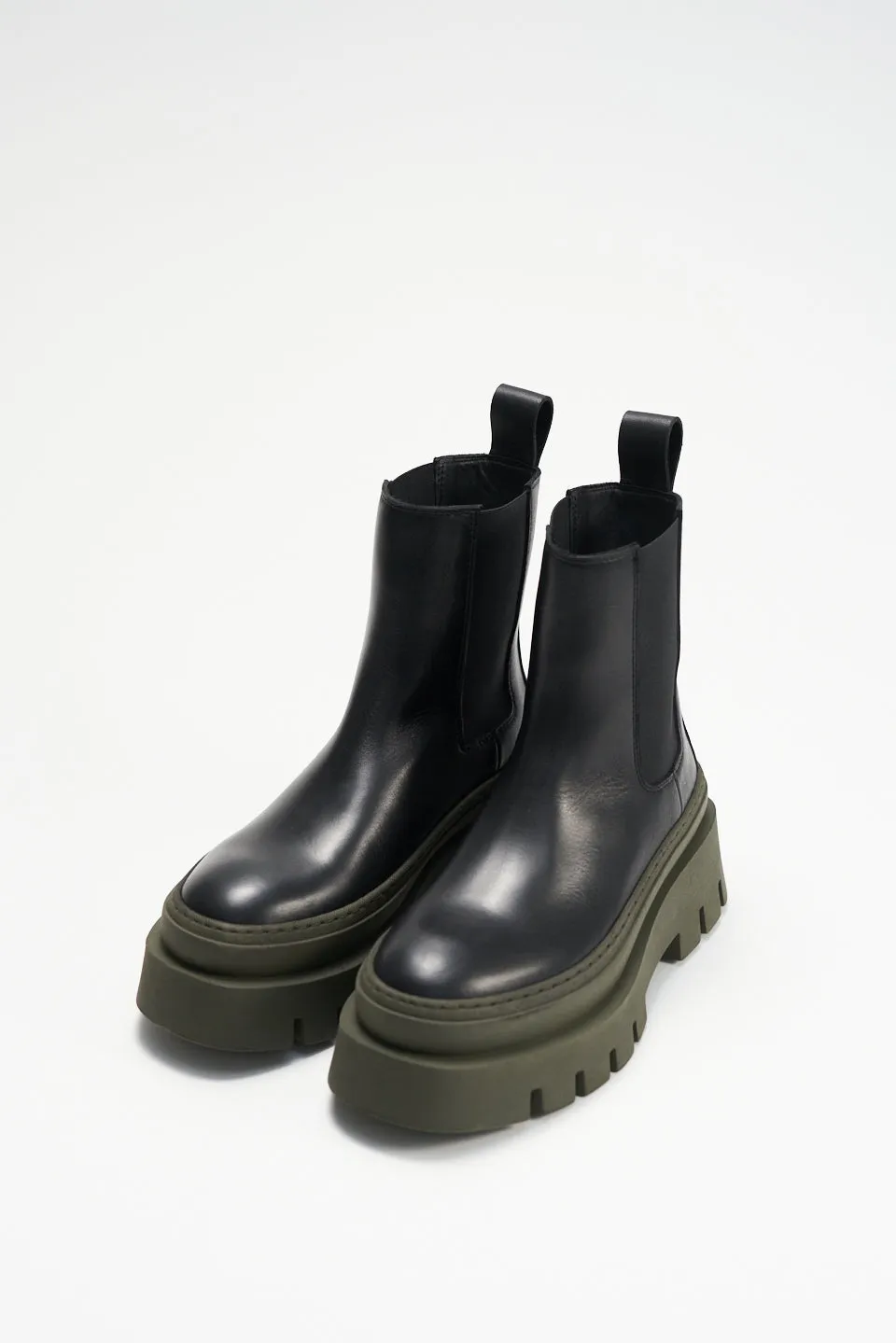 Vitello Black Green Chelsea Boots