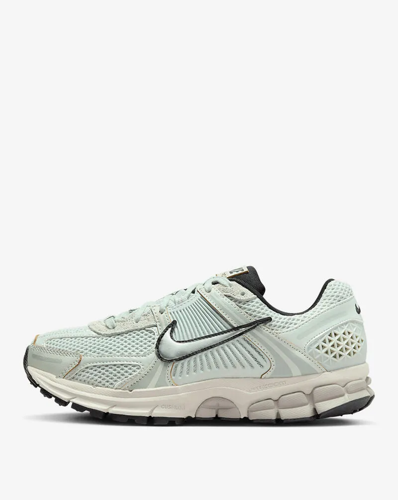 Women's  Nike Zoom Vomero 5 - LIGHT SILVER/CHROME-LIGHT BONE-BLACK