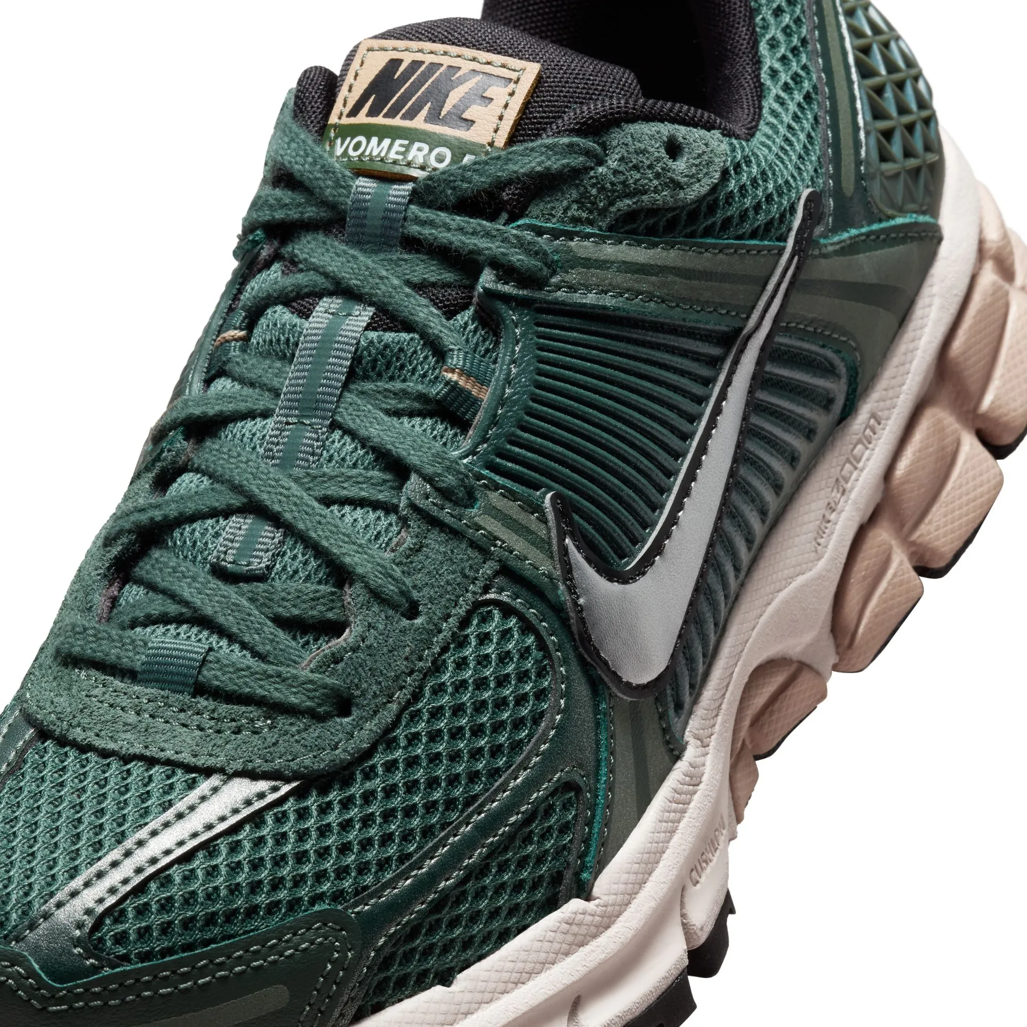 Women's Nike Zoom Vomero 5 - VINTAGE GREEN/CHROME-LT OREWOOD BRN-HEMP